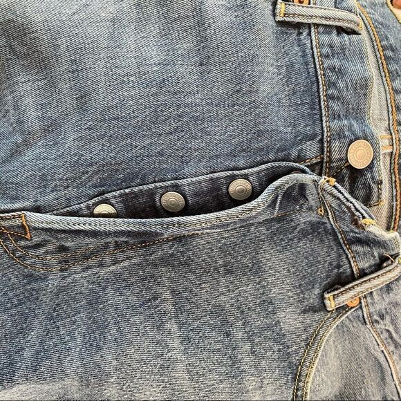 Levis Vintage Cut Off Denim Shorts Medium Wash - Picture 12 of 12